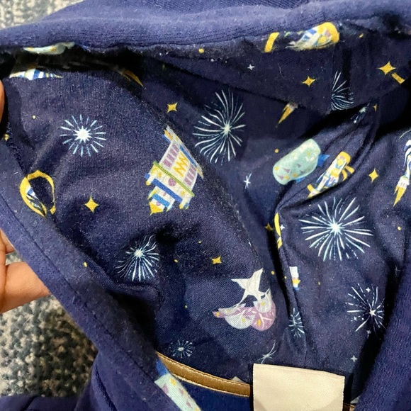 Walt Disney World park exclusive 50th anniversary limited edition sweatshirt - Picture 4 of 6